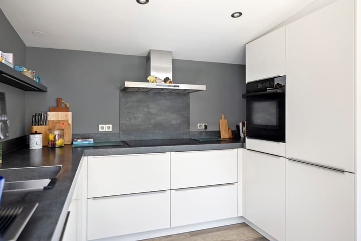 Photo 14 of Johan van Oldenbarneveltlaan 9