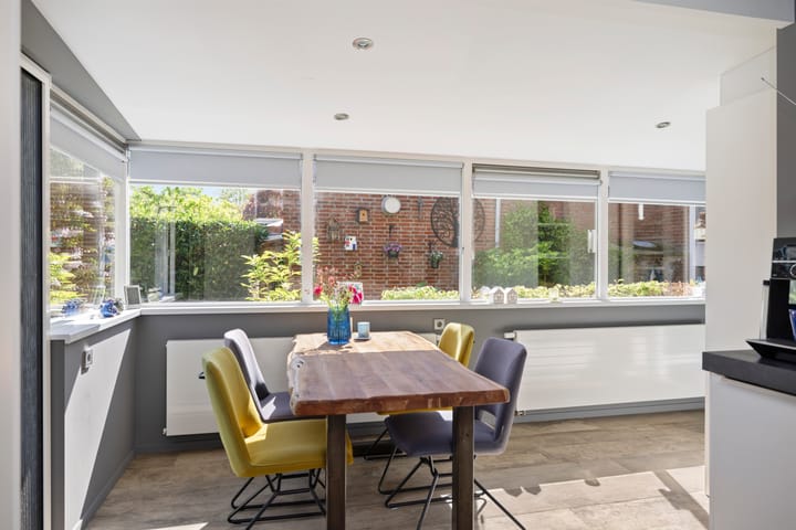 Photo 15 of Johan van Oldenbarneveltlaan 9