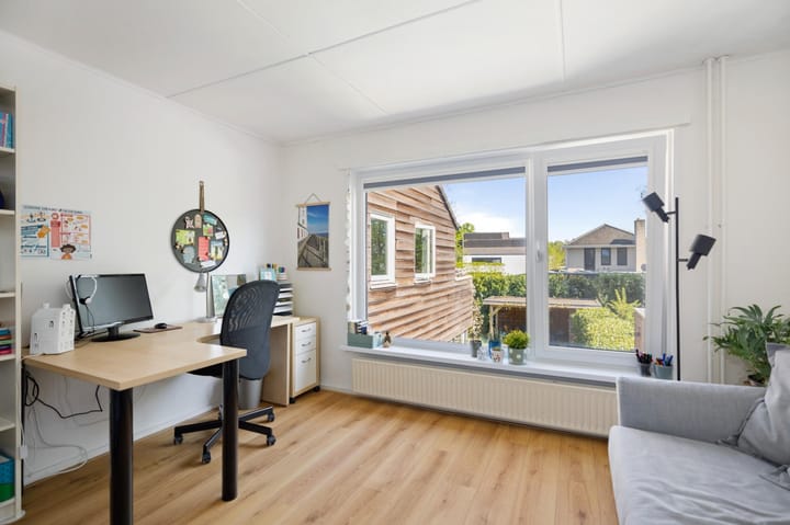 Photo 22 of Johan van Oldenbarneveltlaan 9