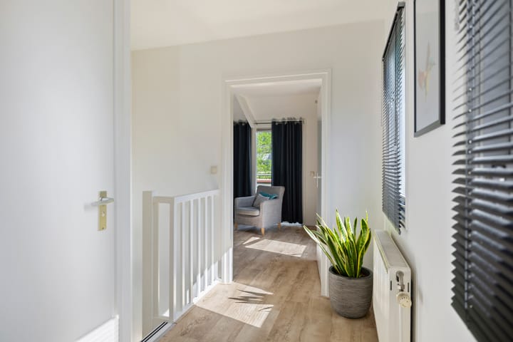 Photo 24 of Johan van Oldenbarneveltlaan 9