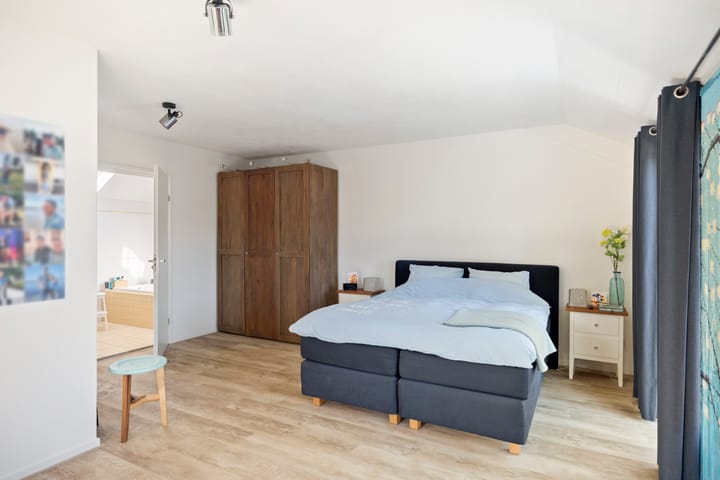 Photo 26 of Johan van Oldenbarneveltlaan 9