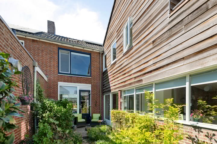 Photo 36 of Johan van Oldenbarneveltlaan 9