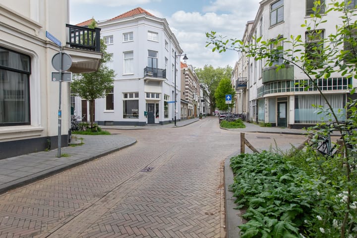 Foto 8 van Emmastraat 11-4