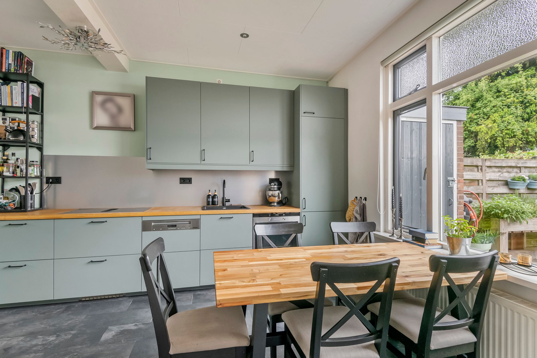 Foto 12 van Hoveniersweg 68