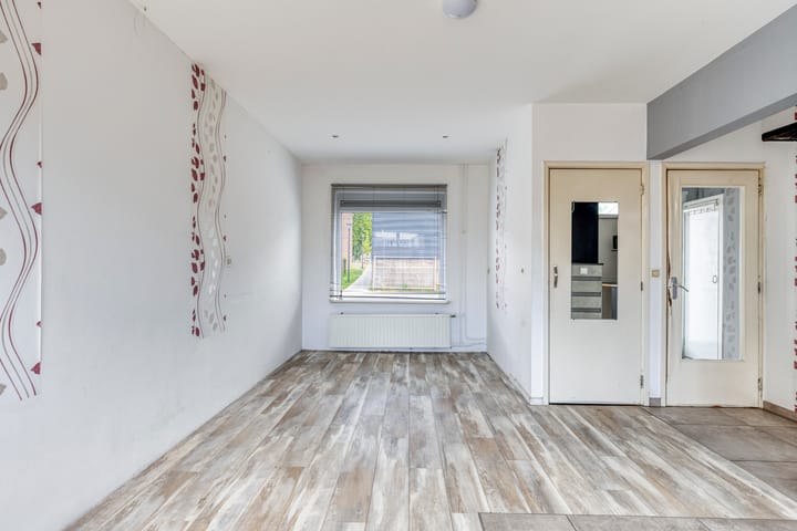 Photo 8 of Lijsterbesstraat 40