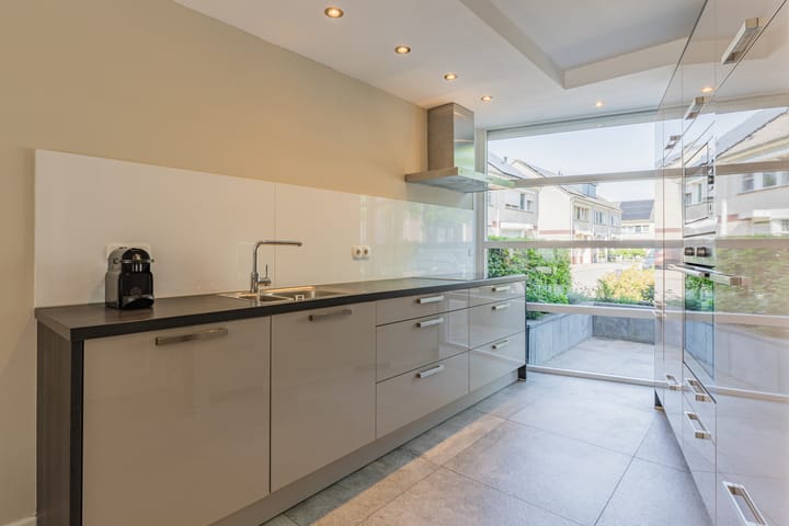 Foto 19 van Smaragd 9