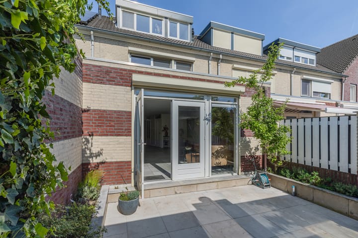 Foto 43 van Smaragd 9