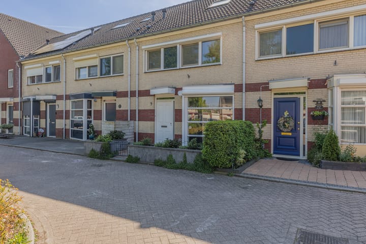 Foto 2 van Smaragd 9