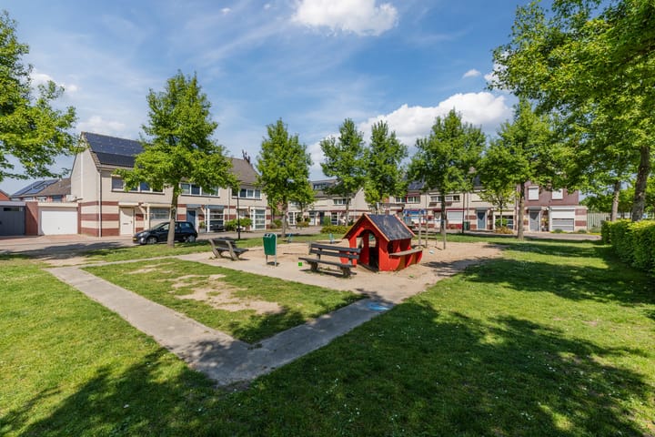 Foto 48 van Smaragd 9