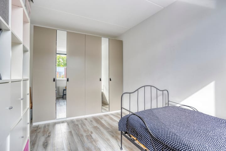 Foto 22 van Van der Willigenstraat 31