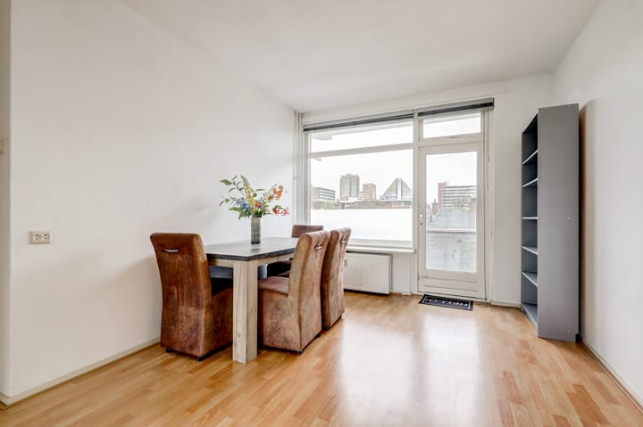 Foto 12 van Monseigneur van Steelaan 194