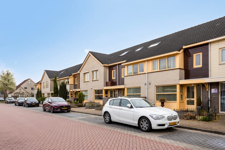 Foto 40 van Doornenburgallee 17