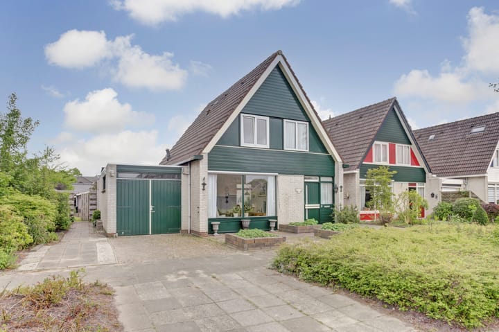 Photo 2 of Aardebaan 12