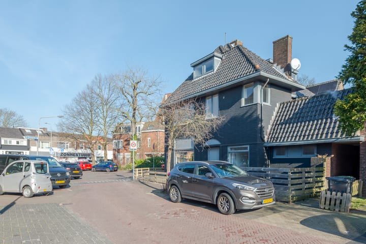 Photo 2 of Boerhaavestraat 26