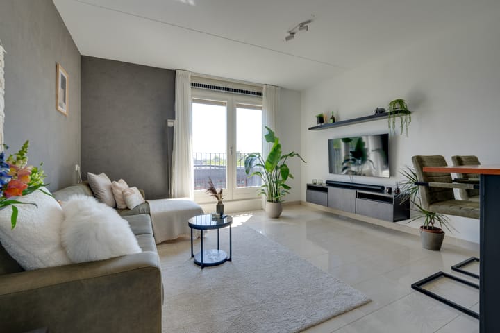 Photo 1 of Gangeslaan 55-Y