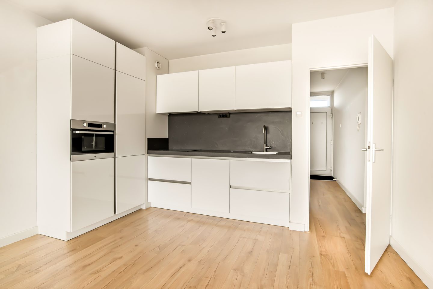 Foto 10 van Tjerk Hiddesstraat 111