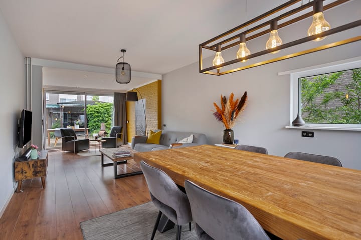 Photo 2 of Eksterstraat 16