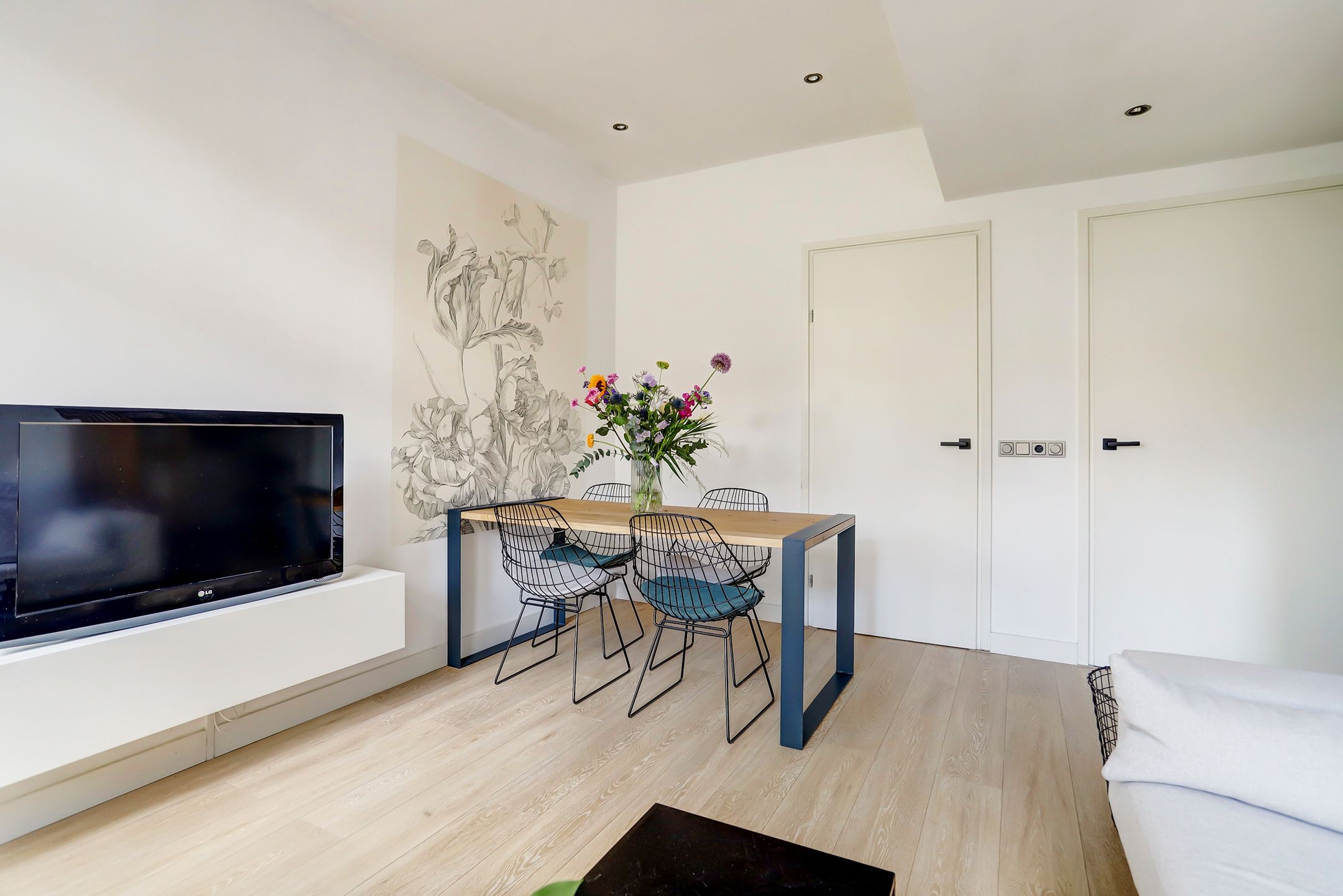 Photo 9 of Hortensiastraat 1-A