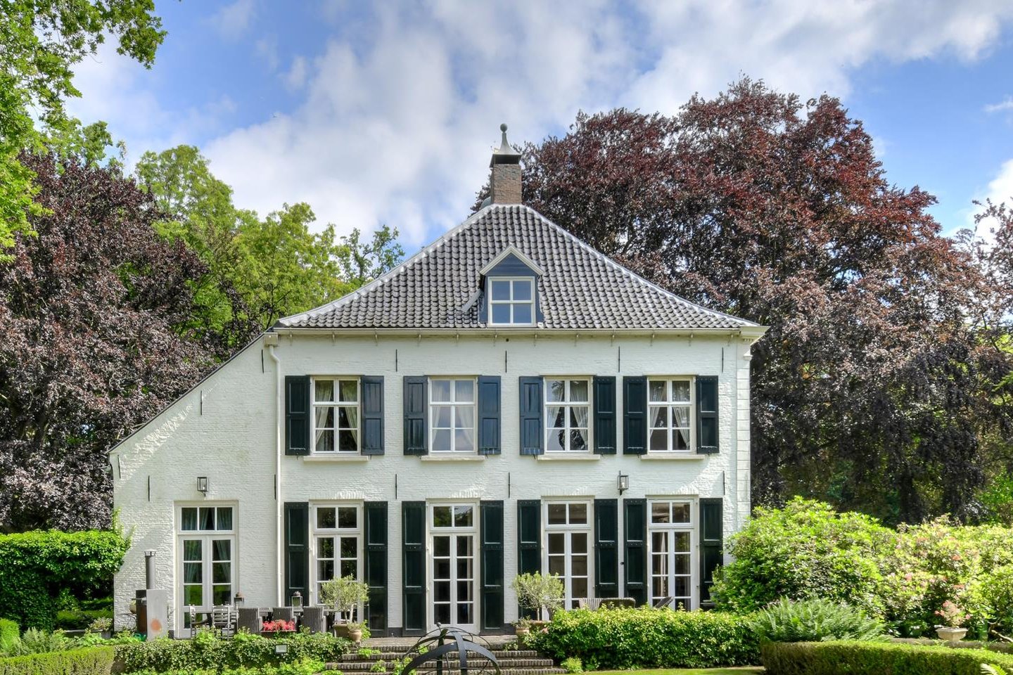 View photo 2 of Ridderstraat 80