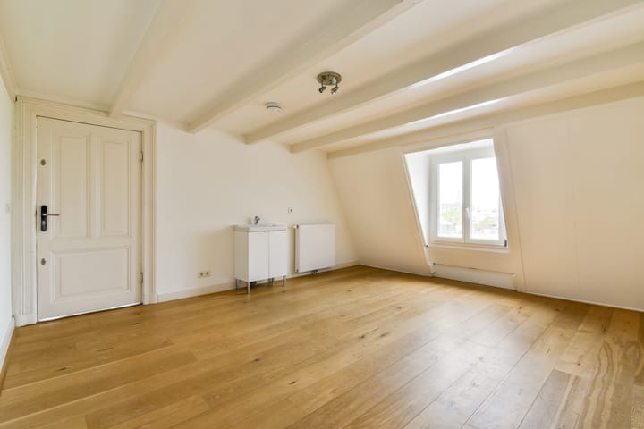 Foto 22 van Jacob Obrechtstraat 21-2