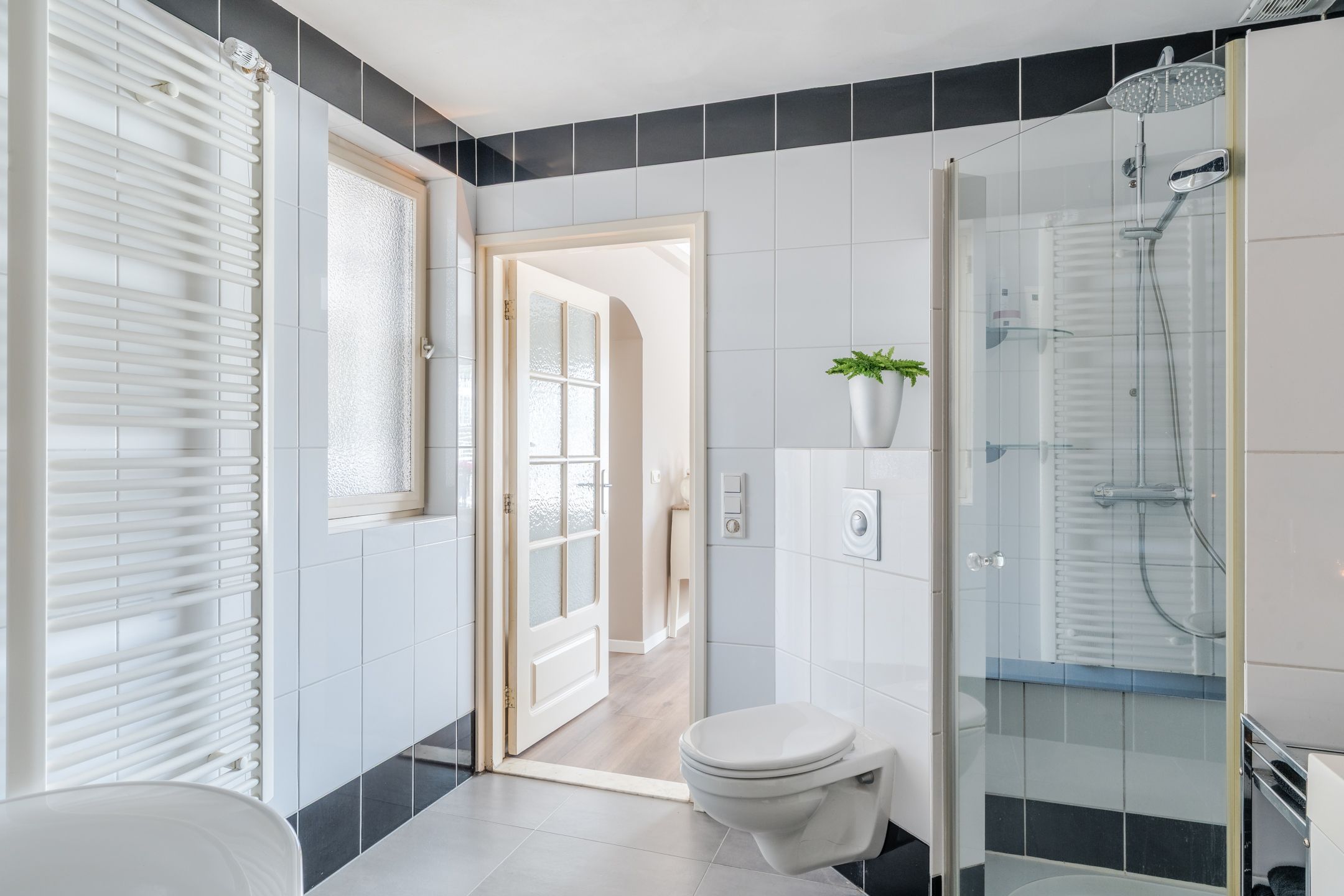 Photo 21 of Burgemeester Serrarisstraat 74