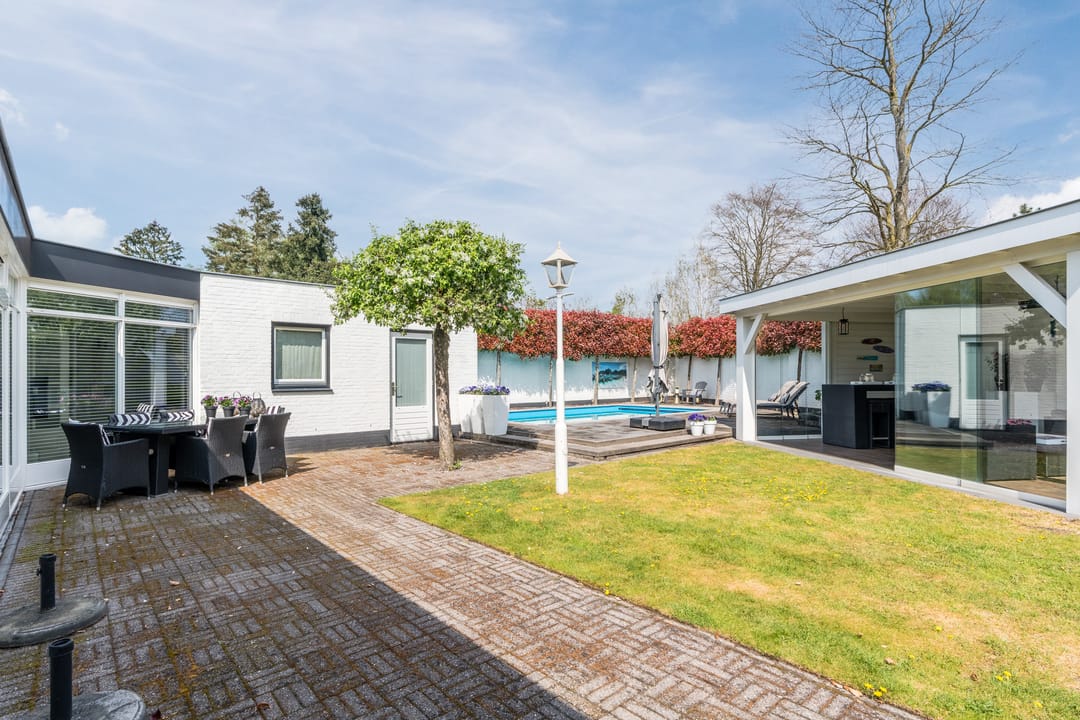 Photo 31 of Burgemeester Serrarisstraat 74