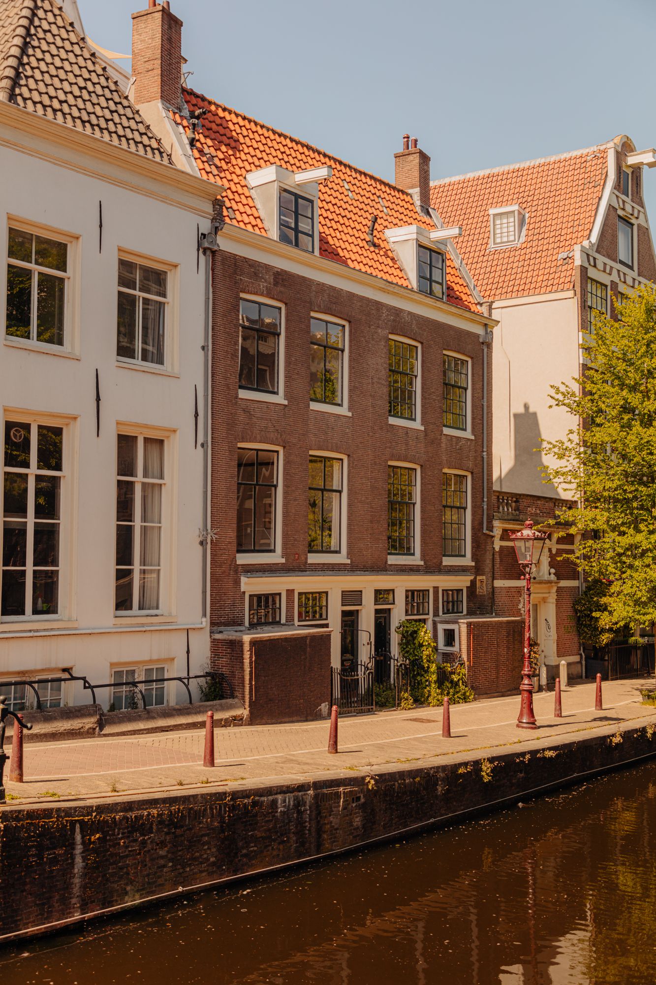 Foto 15 van Oudezijds Achterburgwal 212