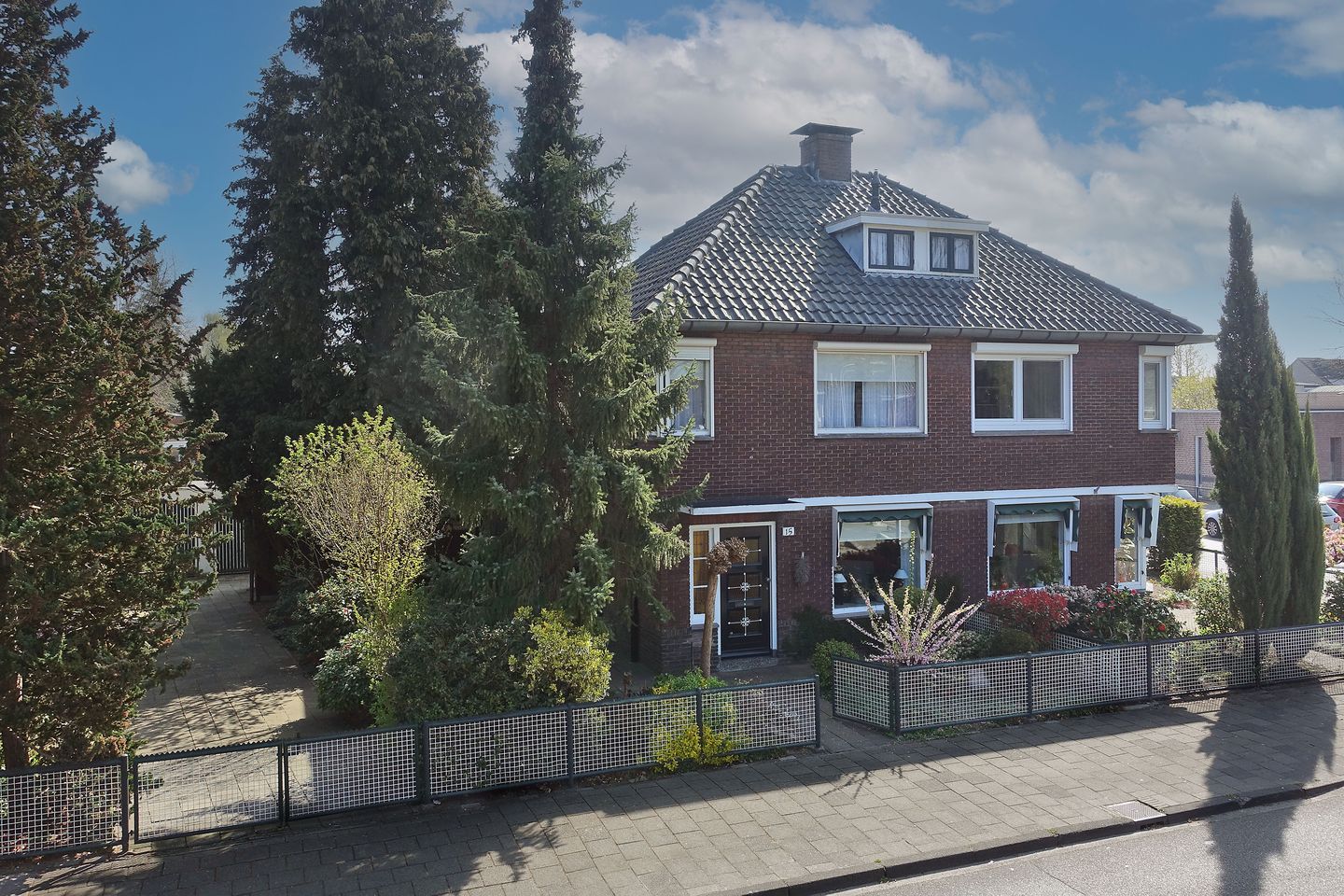 Photo 35 of Wethouder Nijhuisstraat 15