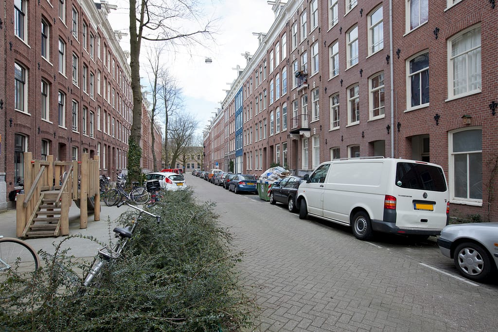 Photo 18 of Van Oldenbarneveldtstraat 23-1