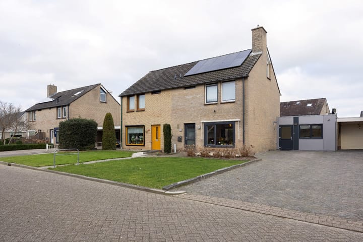 Photo 1 of Frederik Hendrikstraat 25