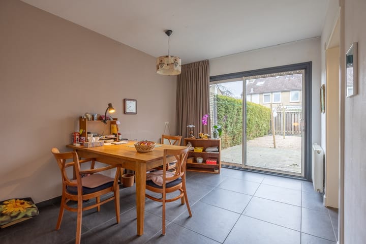 Photo 10 of Frederik Hendrikstraat 25