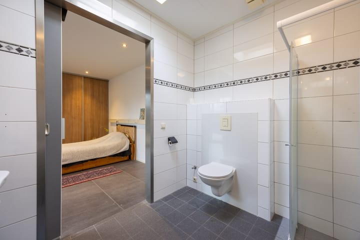 Photo 19 of Frederik Hendrikstraat 25