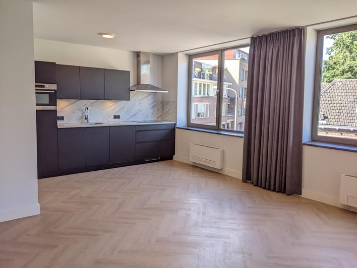 Foto 4 van Veldhovenring 37-03