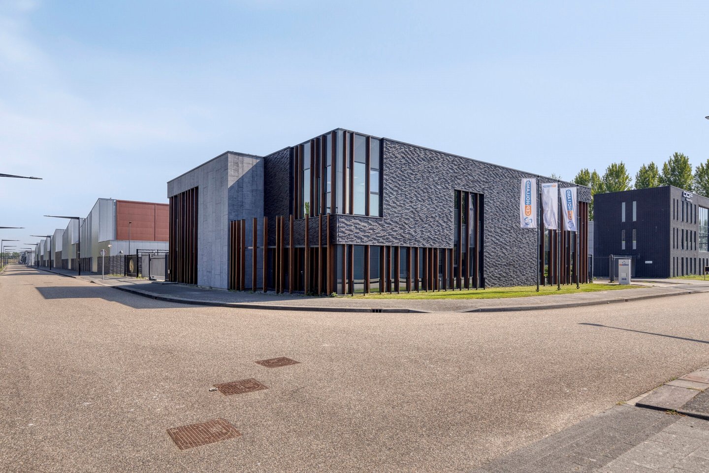 Bekijk foto 2 van Jacobus Spijkerdreef 386
