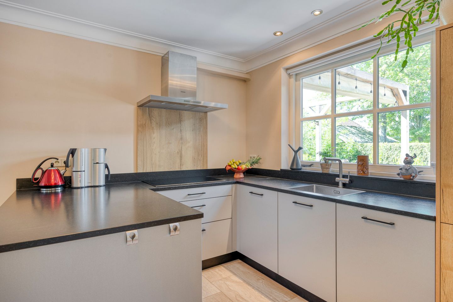 Photo 25 of Van Rijckevorselweg 20-B