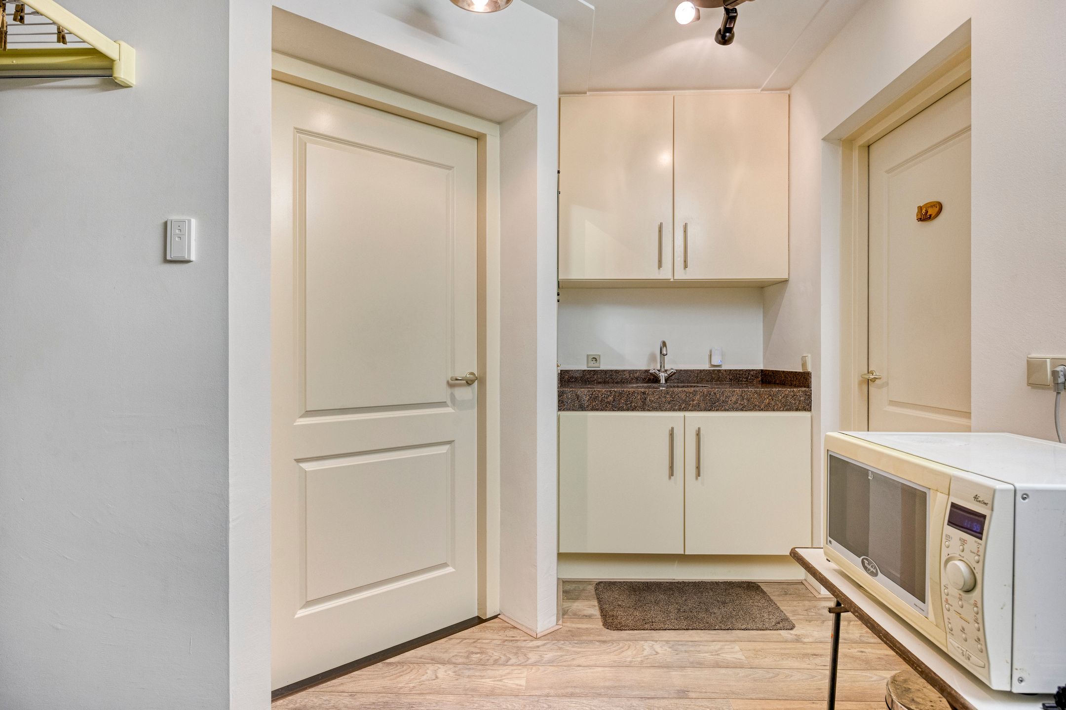 Photo 33 of Van Rijckevorselweg 20-B