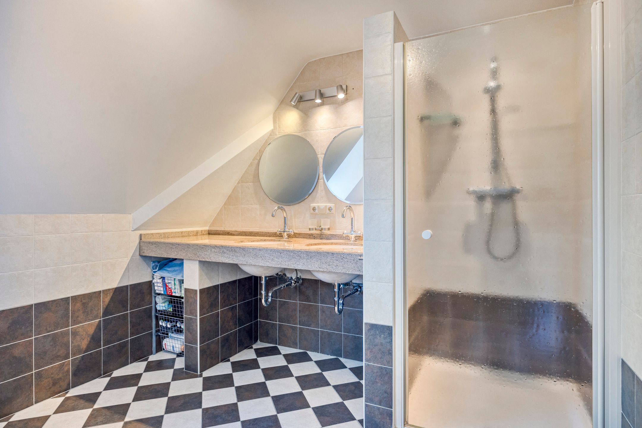 Photo 48 of Van Rijckevorselweg 20-B