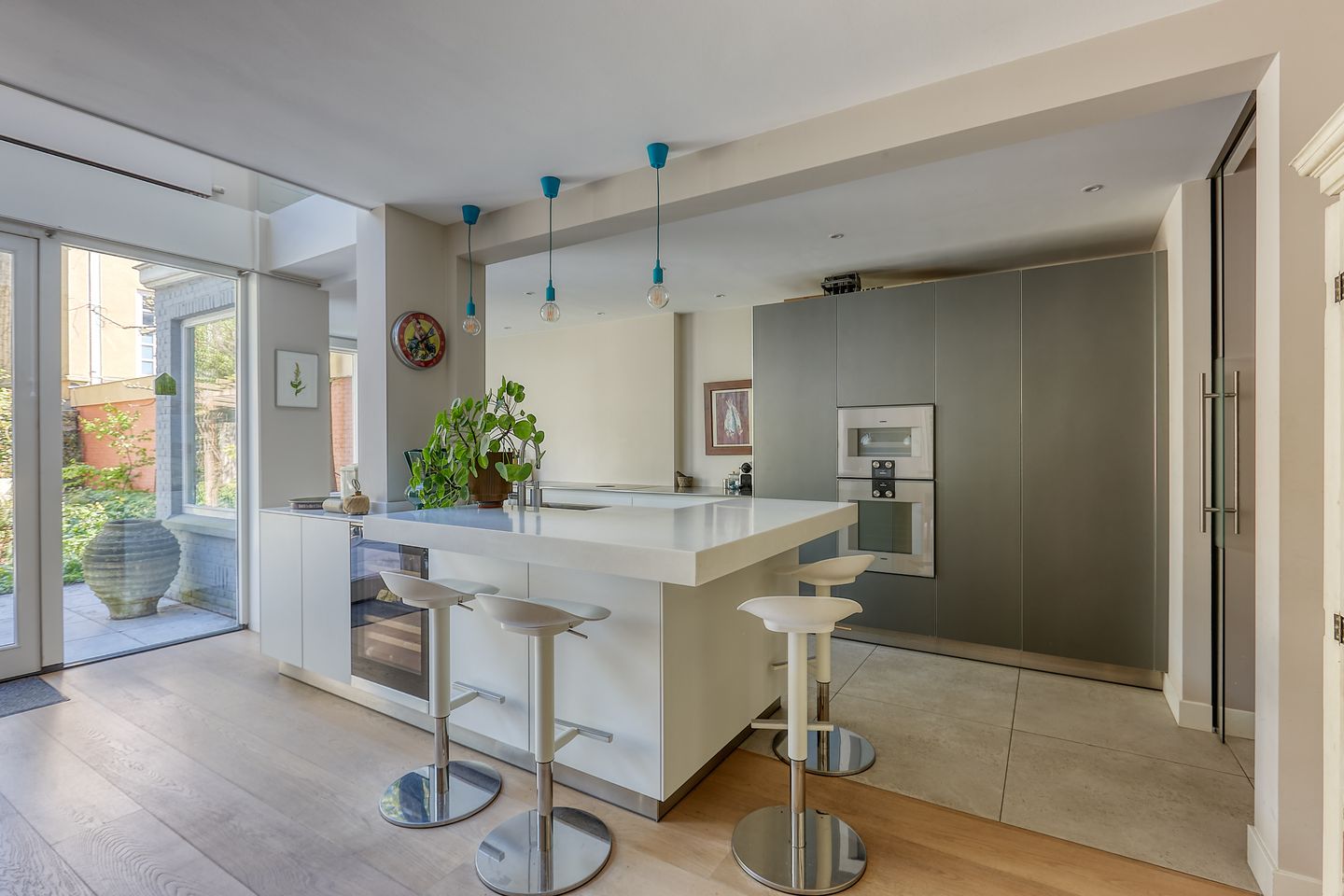 Photo 5 of De Ruijterstraat 69