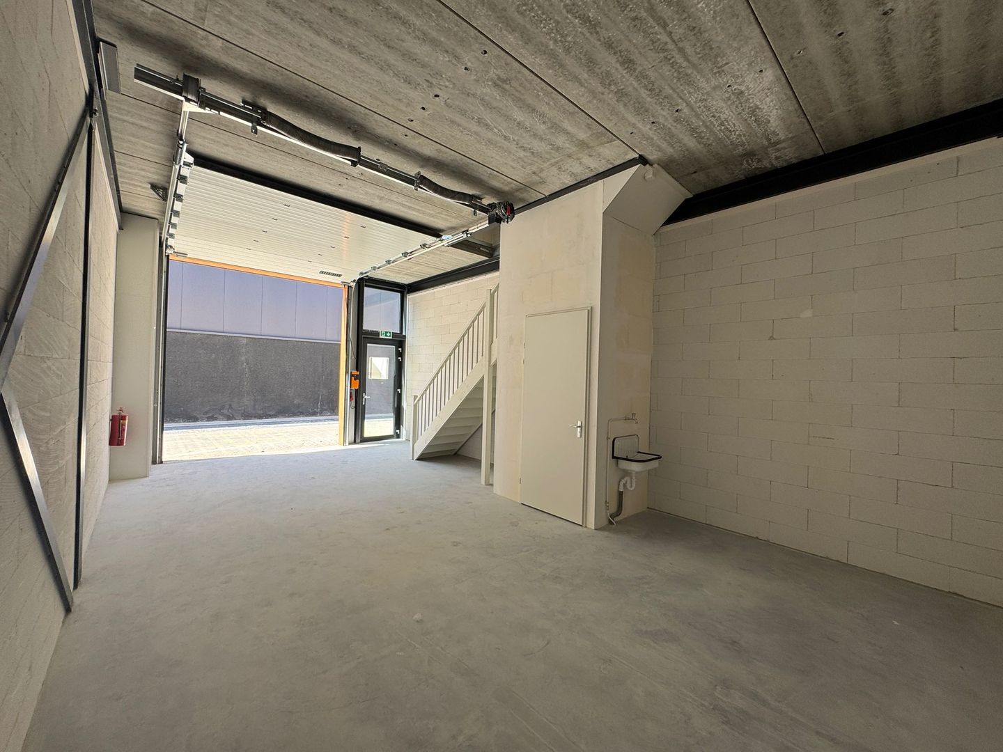 View photo 2 of Friezenstraat 12-F