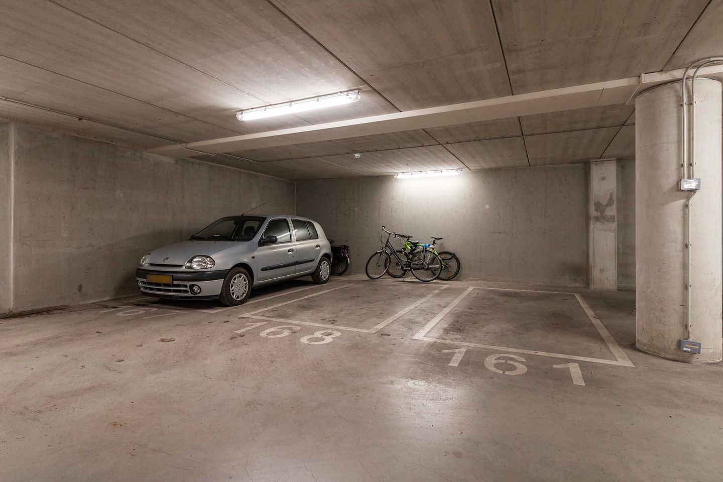 Foto 29 van Plein 1944 168