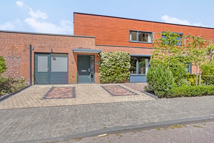 Foto 6 van Sara Burgerhartstraat 31