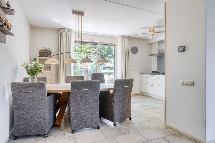 Foto 16 van Sara Burgerhartstraat 31