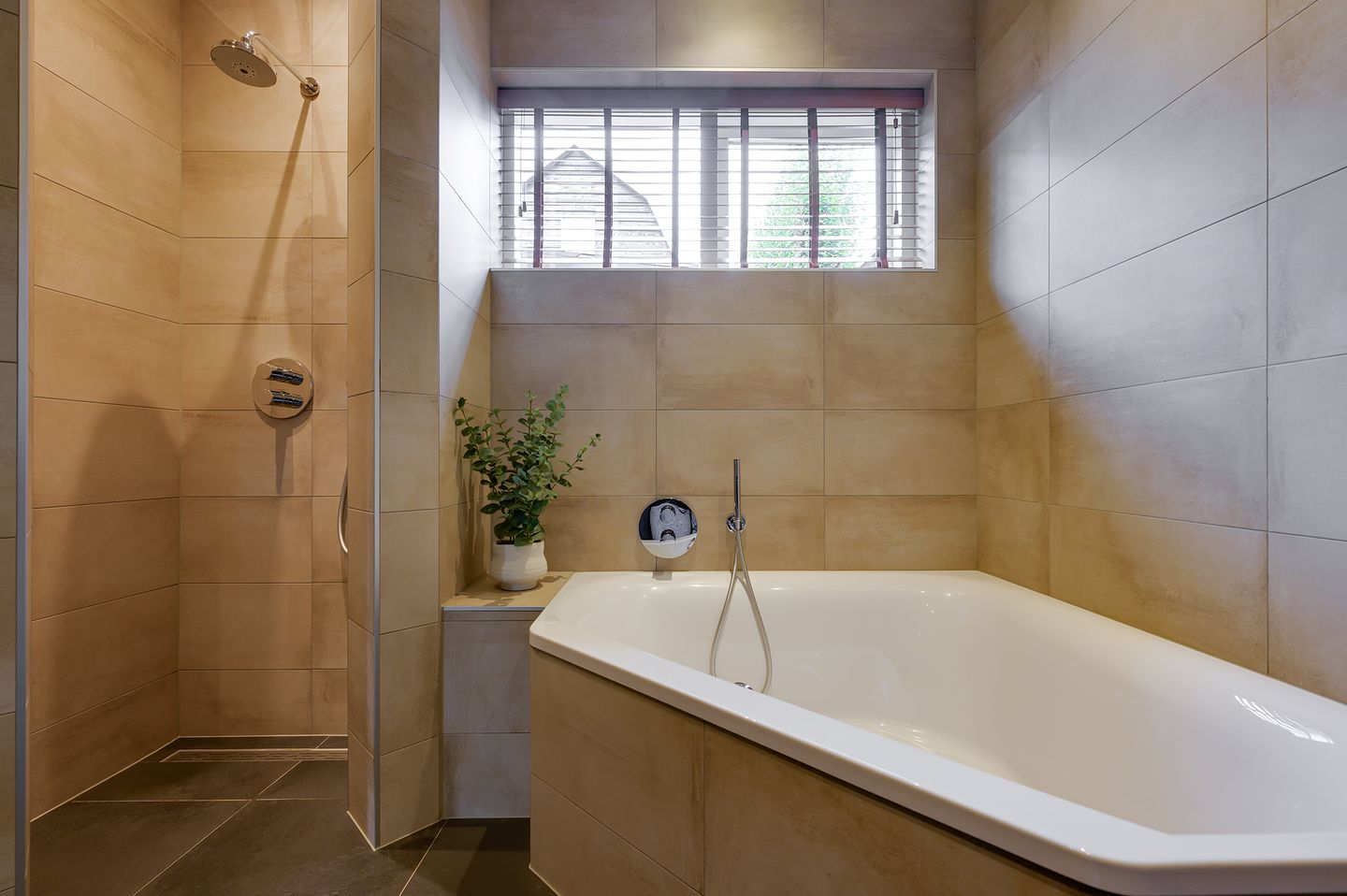 Foto 44 van Langestraat 10