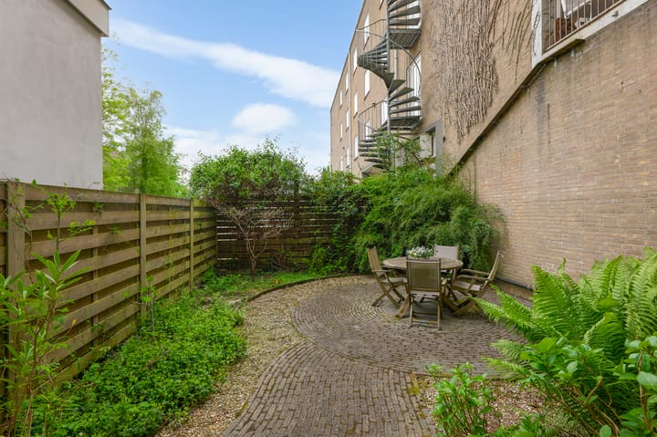 Foto 10 van Middenweg 79-H