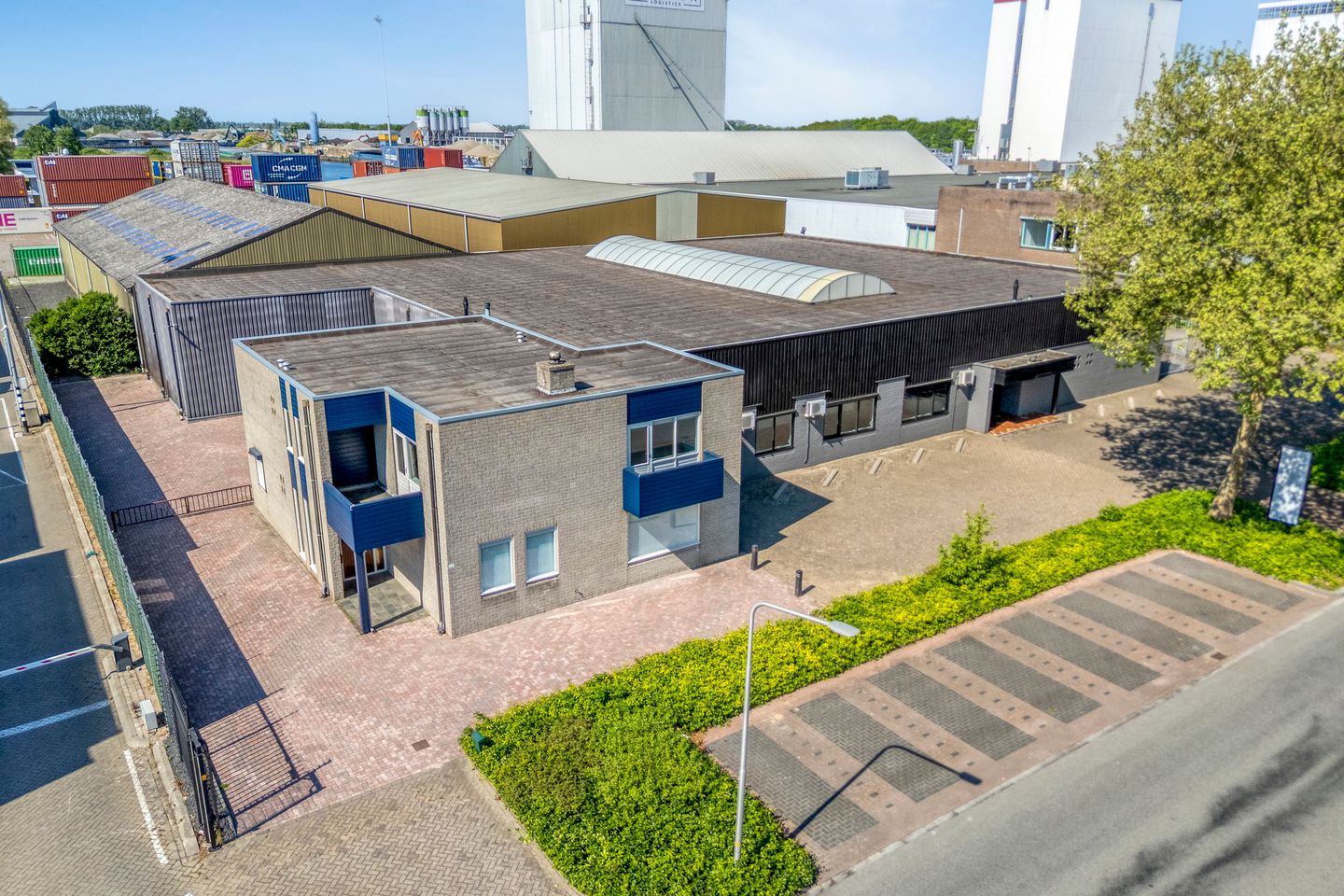 Bekijk foto 4 van Oliemolenweg 10