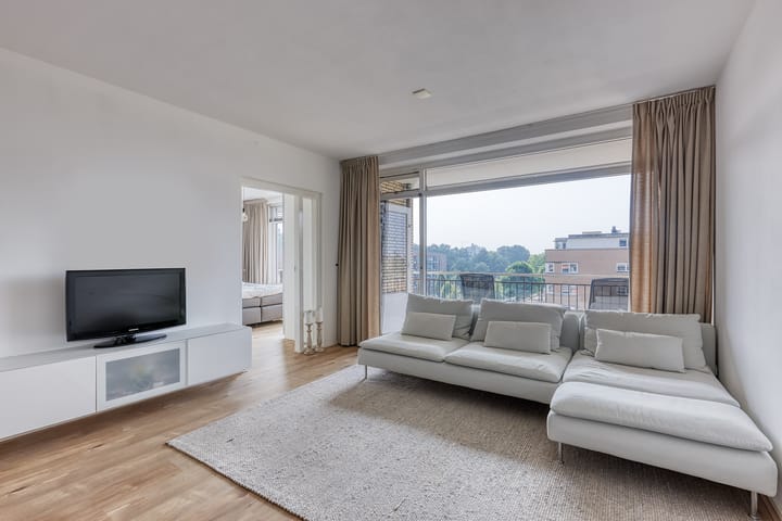 Foto 8 van Monseigneur van Steelaan 81