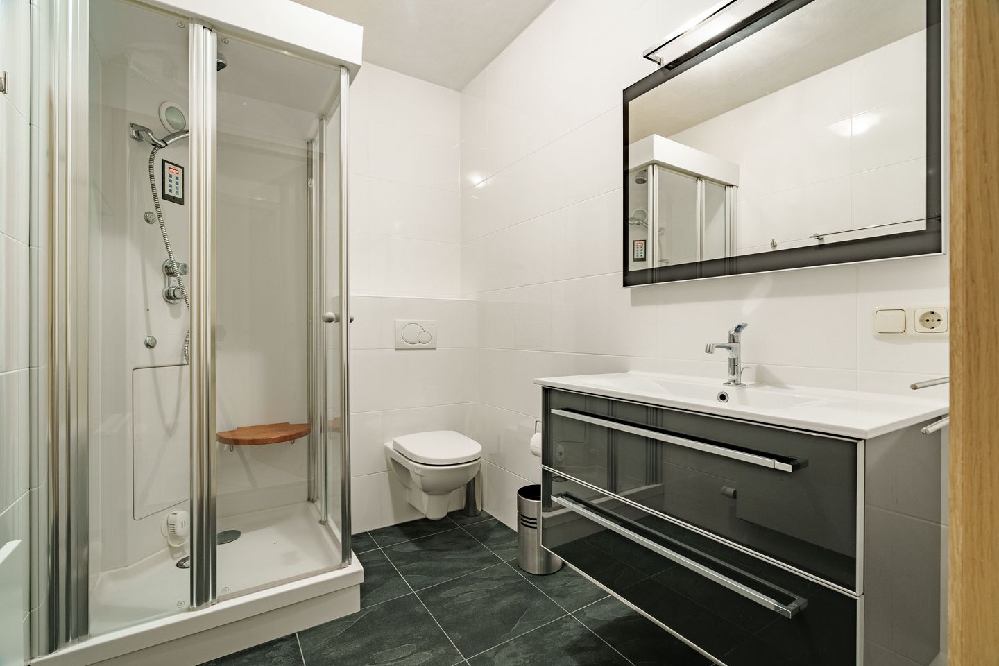 Foto 20 van Generaal Foulkesweg 66-A