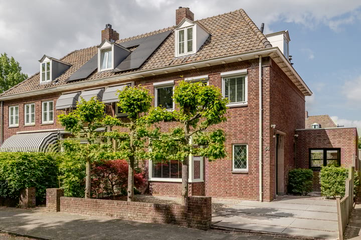 Foto 1 van Brederostraat 54