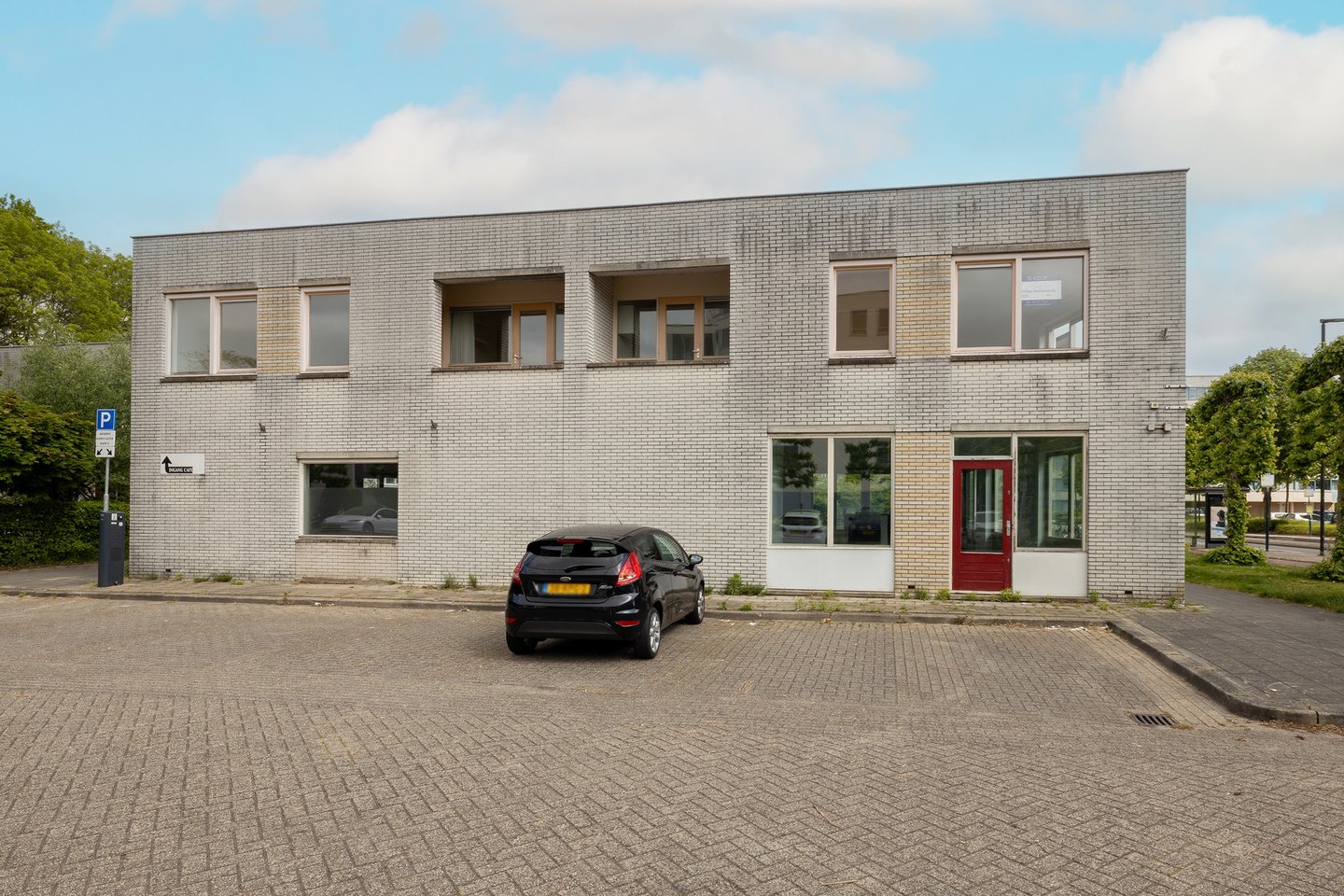 Bekijk foto 3 van Aartsbisschop Romerostraat 332