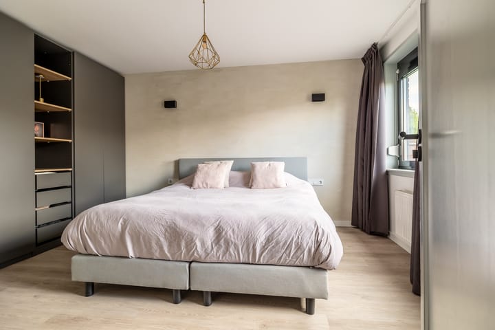 Foto 17 van Brederostraat 54